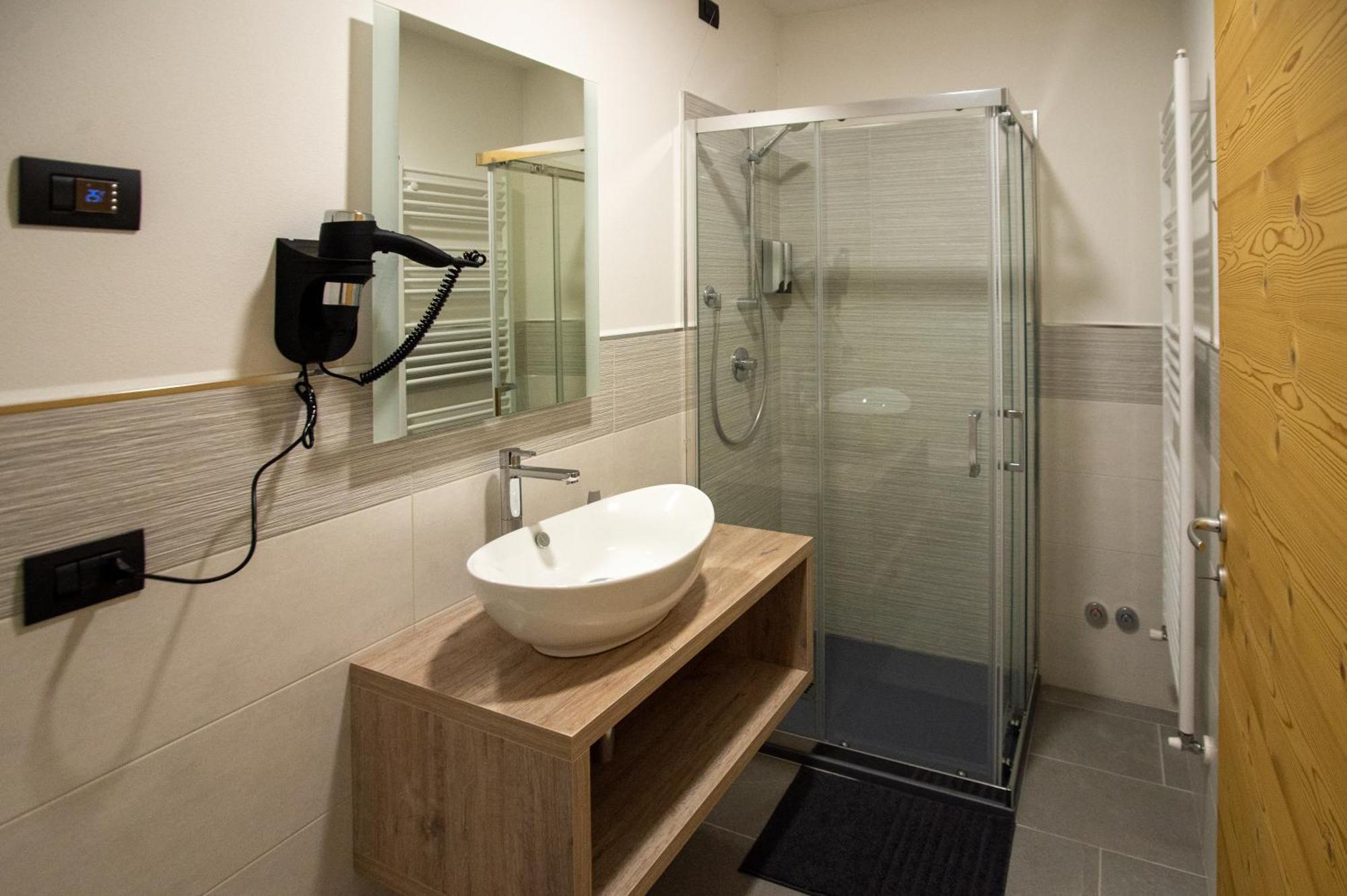 La Lesivera Bed And Breakfast Tione di Trento Bagian luar foto