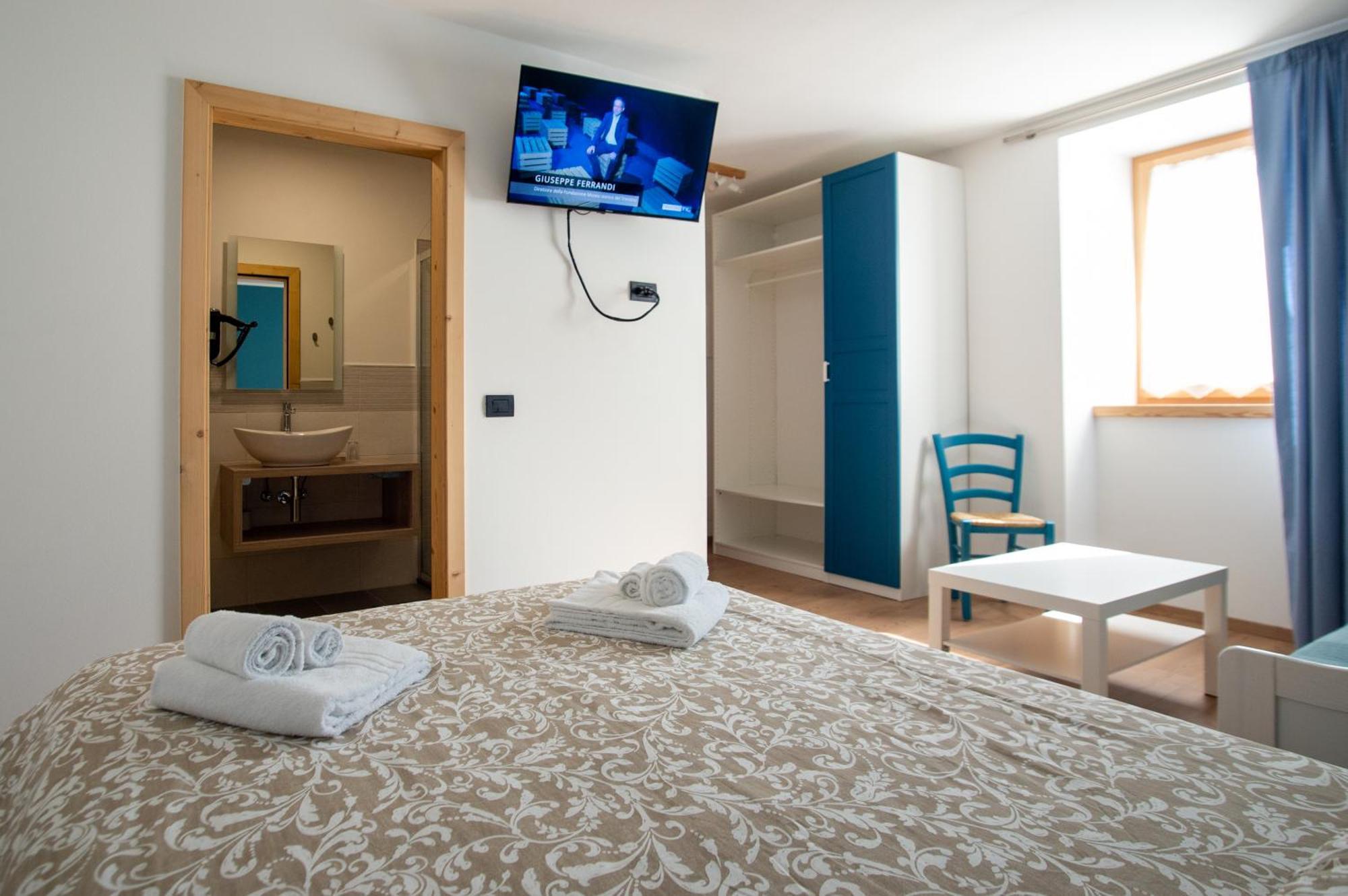 La Lesivera Bed And Breakfast Tione di Trento Bagian luar foto